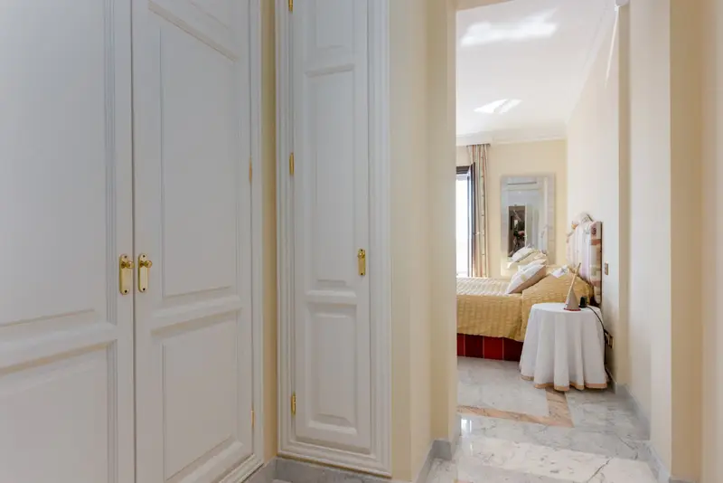 Apartamento 3 Dormitorios Milla de Oro Vistas al Mar Lujo