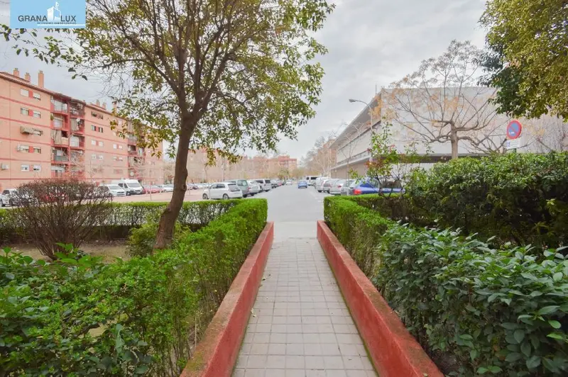 Venta Local Comercial Alcampo Norte Granada
