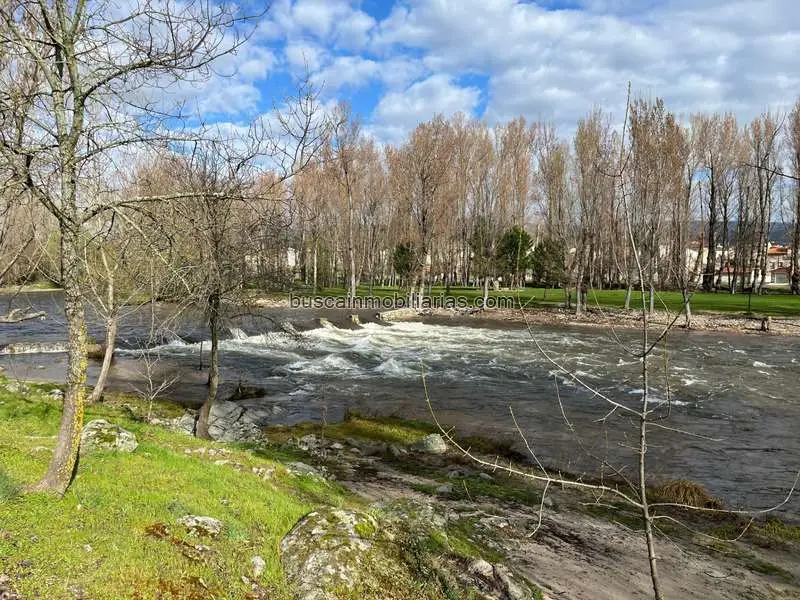 Parcela Urbana en Venta Navaluenga 856m2 Cerca de Madrid
