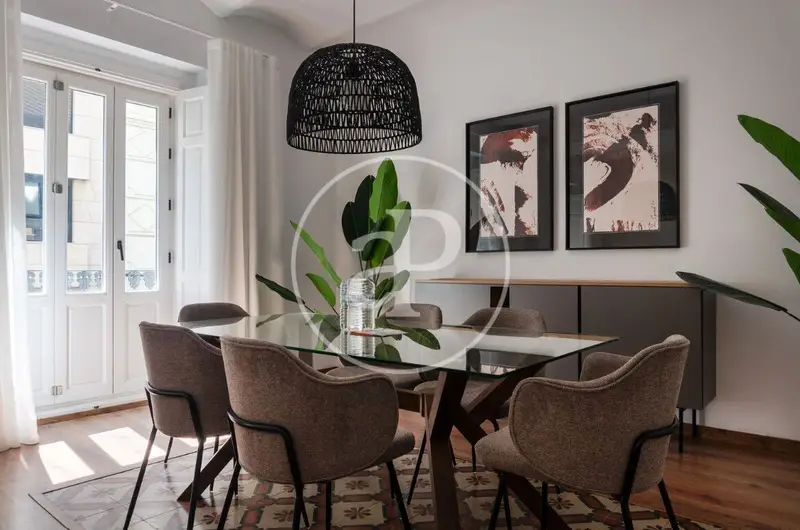 Apartamento en Alquiler Gran Via 5 Dormitorios 2 Banos