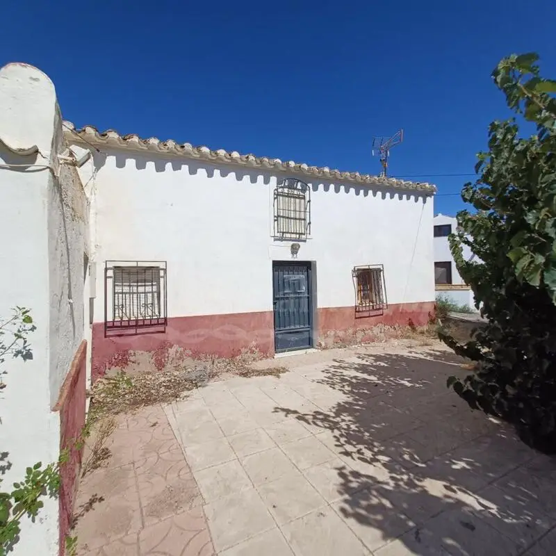 Cortijo de 4 Dormitorios en Venta Cerca de Santa Maria de Nieva
