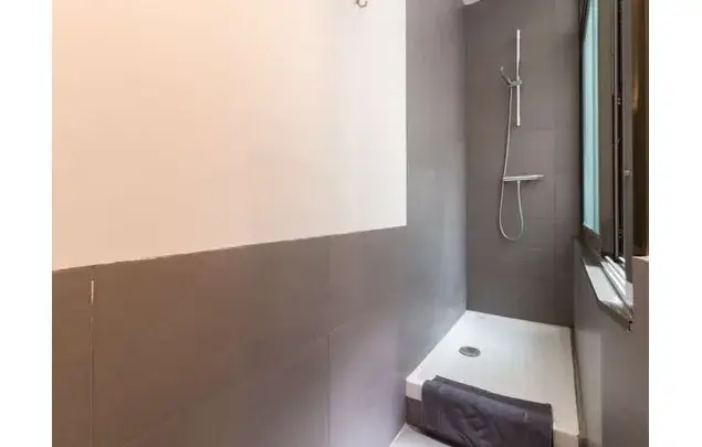 Estudio 50m² Eixample Barcelona Amueblado Wifi Facturas Incluidas