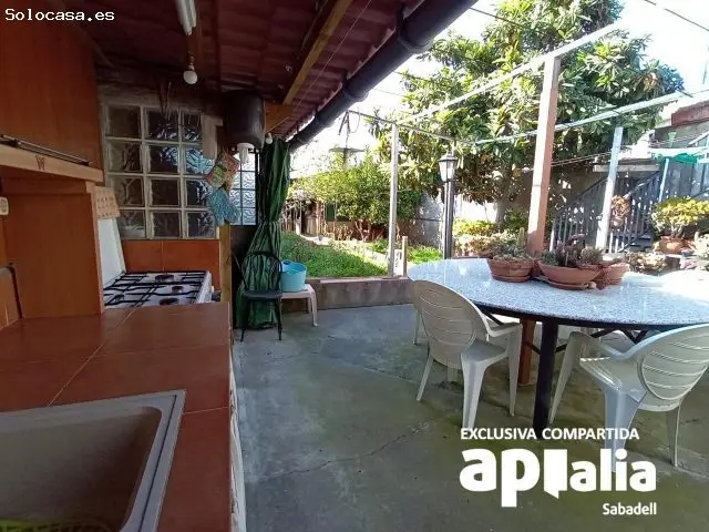 Casa amplia en venta en Castellar del Vallès