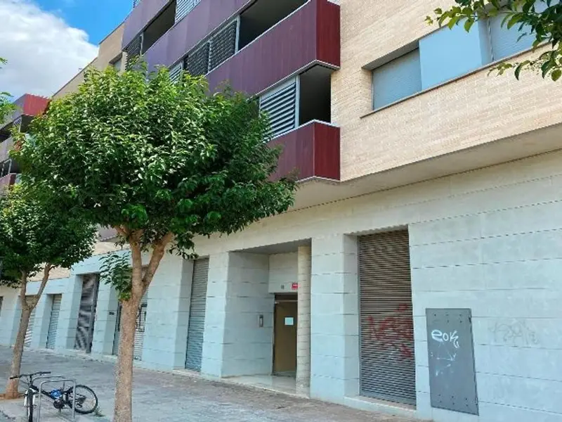 Local Comercial en Reus con Salida de Humos