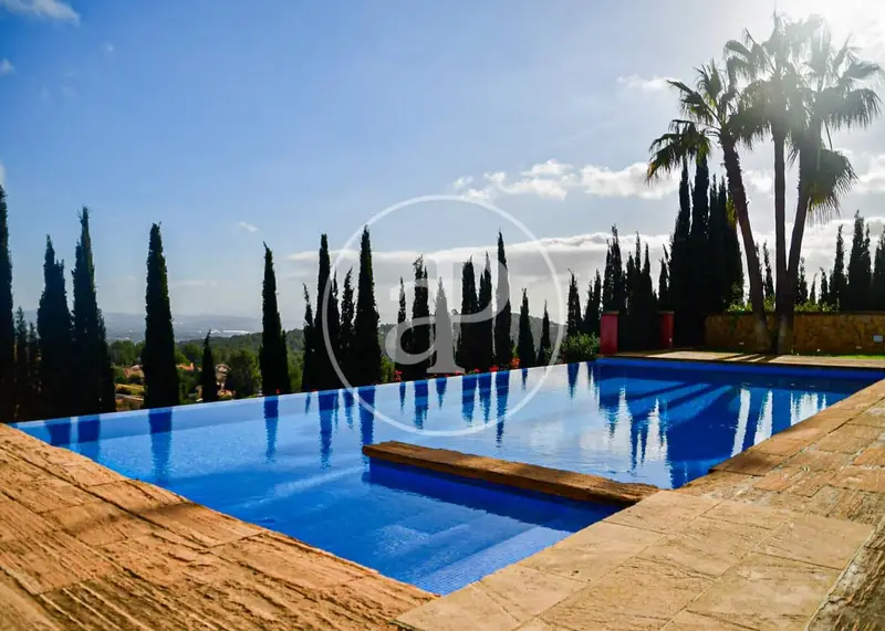 Chalet de Lujo en Mallorca con Vistas Impresionantes