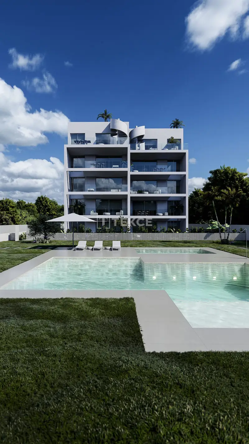 Viviendas Modernas en Denia con Piscina y Vistas a Naranjos