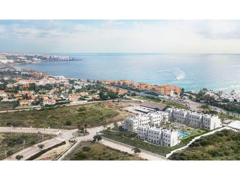Venta Atico 2 Dormitorios Estepona R4011925