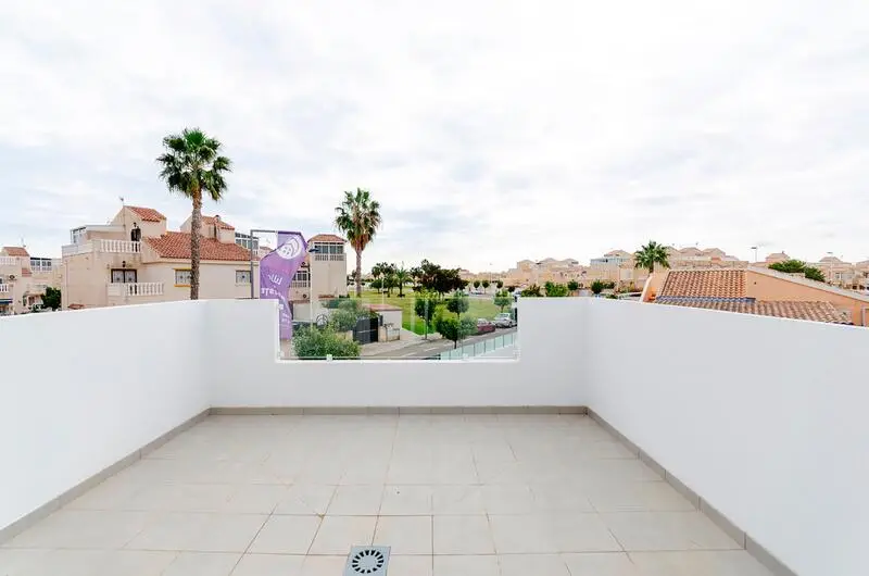 Villa de Lujo en Torrevieja 3 Dormitorios Piscina Privada