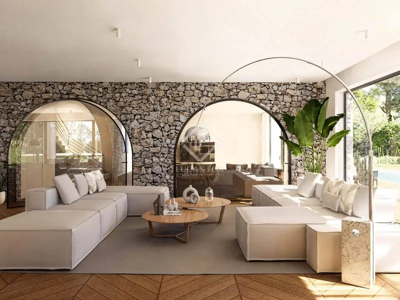 Chalet de Lujo en Ibiza: Finca con Vistas al Mar y 51000m2