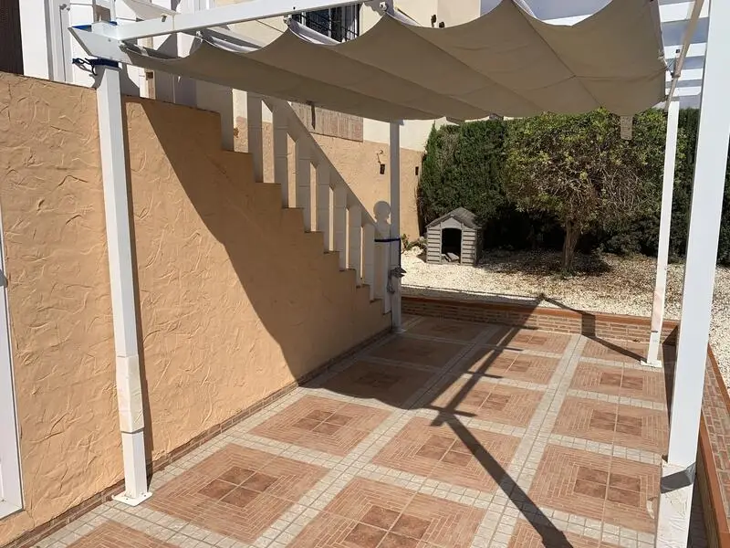 Villa en Esquina con Orientacion Sur en Lomas de Cabo Roig