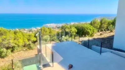 Chalet en Alcossebre con Vistas al Mar y Piscina Privada