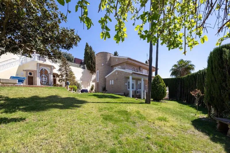 Chalet en venta Granada ciudad Vistas Sierra