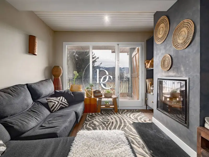 Apartamento en Llivia con Vistas a la Cerdanya y Garaje