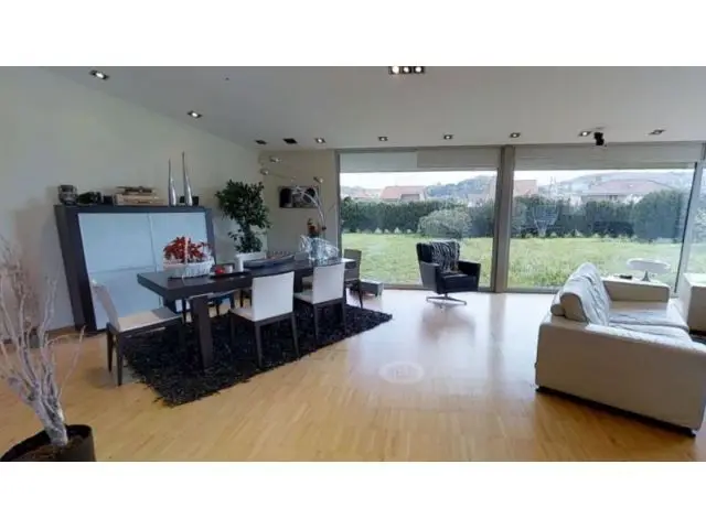 Chalet en Venta Escobedo de Camargo Amplio con Jardin y Sotano