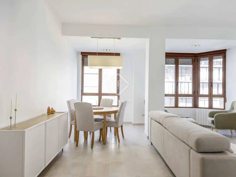 Apartamento en Valencia ciudad: espacioso y renovado