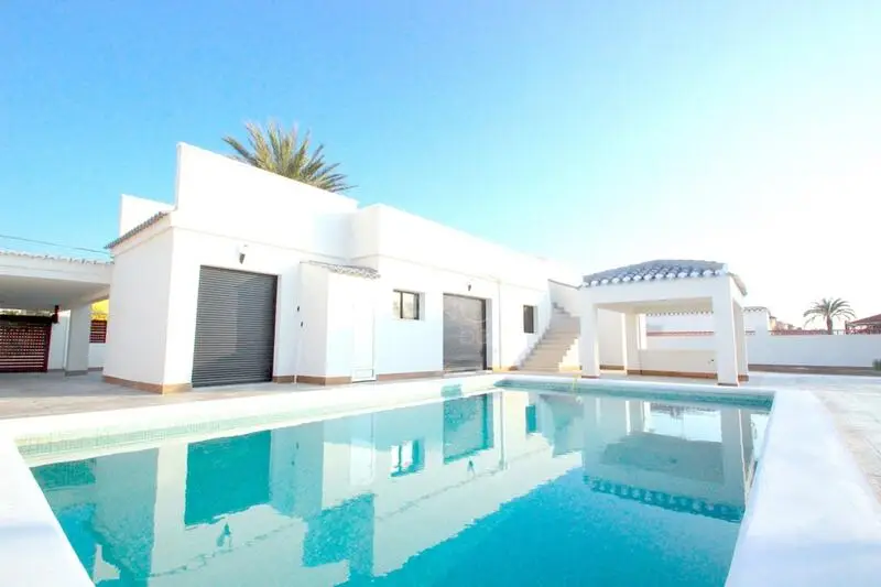 Villa Reformada en Torrevieja con Acceso Adaptado