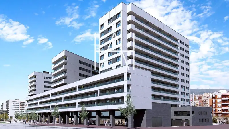 Piso en venta en Badalona con 4 habitaciones y terraza
