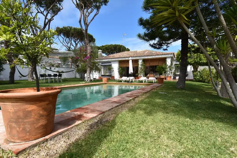 Villa en Club de Tenis La Barrosa Chiclana de la Frontera