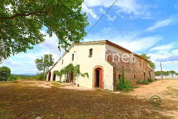 Masia catalana con 30Ha cerca de Sils
