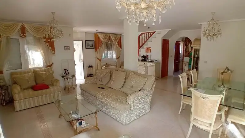Villa en Venta Orihuela