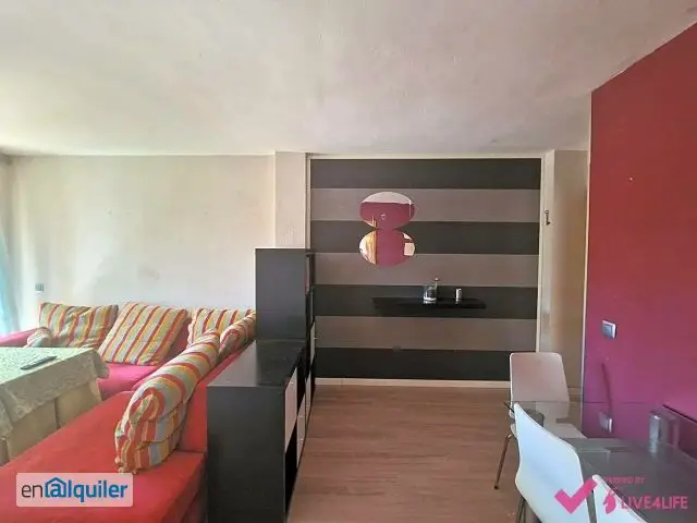 Piso estudiantes Sevilla 85m2 3 dormitorios terraza