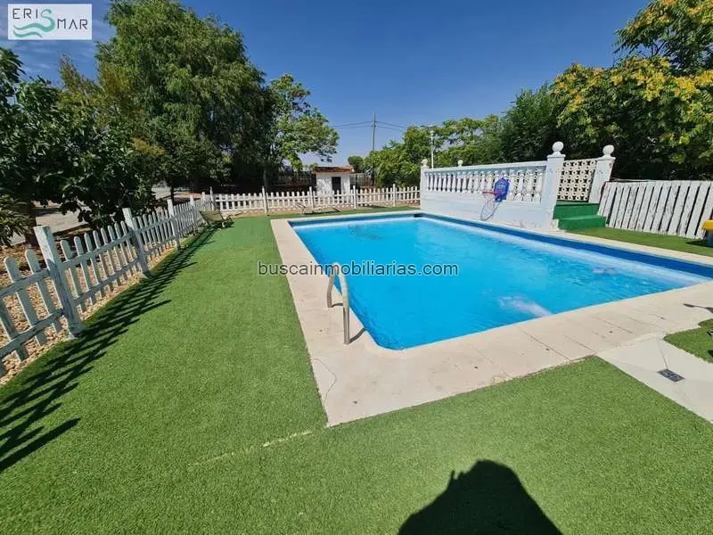 Chalet en Venta Yuncler 3 Dormitorios Piscina Jardin