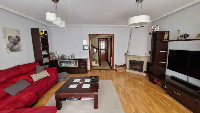 Chalet Adosado en Alegria-Dulantzi cerca de Vitoria