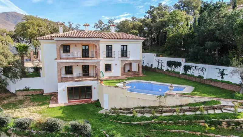Chalet en Venta Casares Malaga Vistas Montaña Lujo