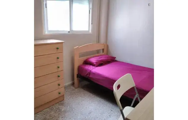 Alquiler Habitacion Sevilla 5 Dormitorios Estudiantes Amate-Plata