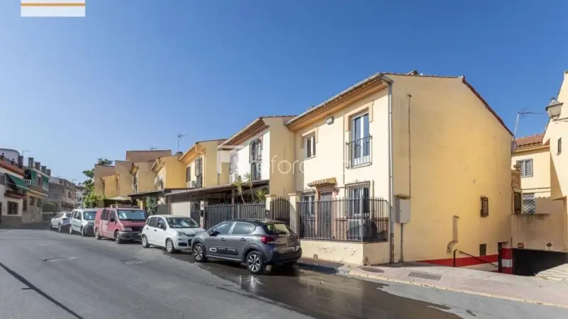 Casa adosada en venta en Calle Ancha, cerca de Pasaje de los Lechines