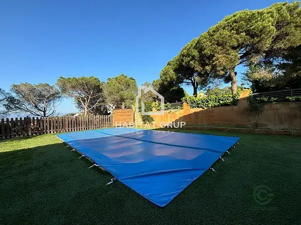 Casa de Lujo en Mas Mora con Vistas al Mar y Piscina