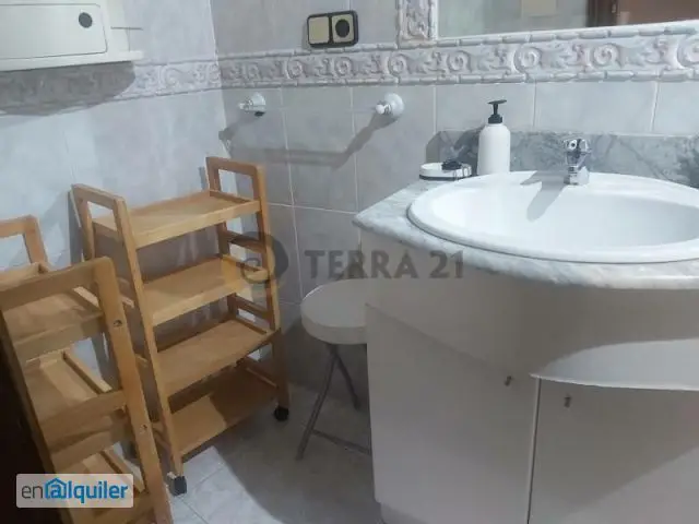 Alquiler piso estudiantes Jaen 4 dormitorios 2 baños