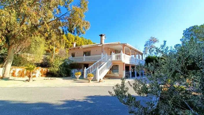 Villa 4 Dormitorios en Venta