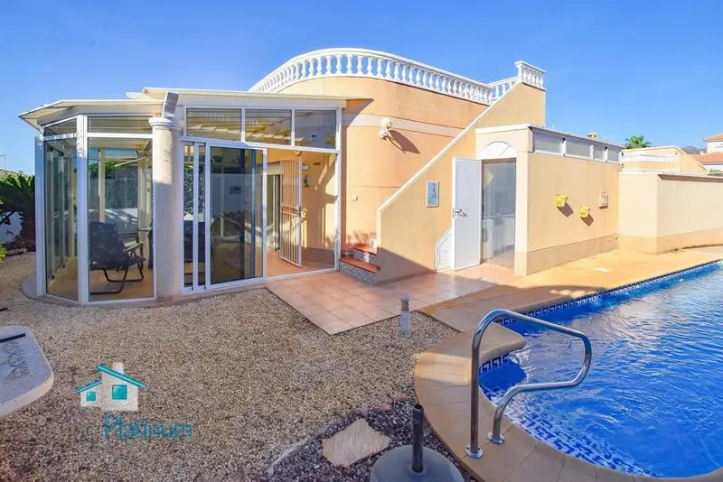 Chalet con Piscina Privada en San Juan de los Terreros
