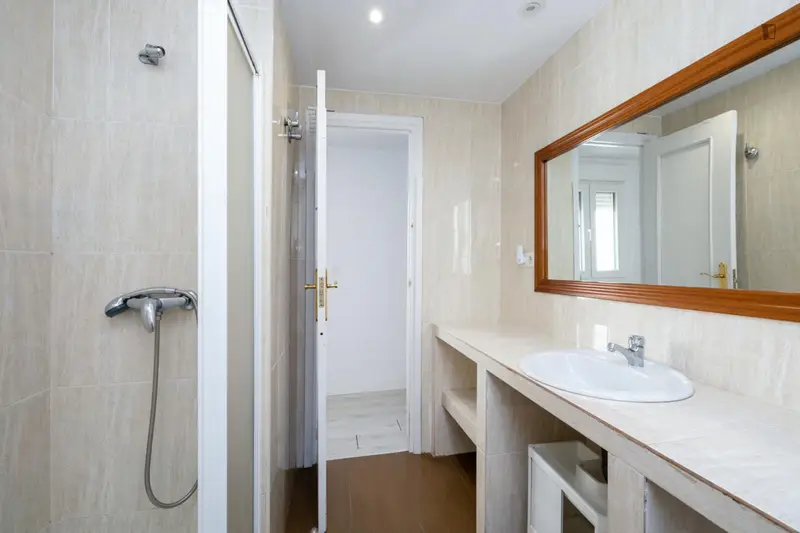 Habitacion Doble Exterior con Balcon - Ideal Estudiantes