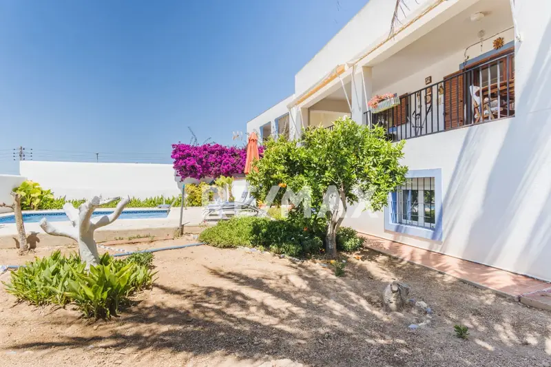 Chalet en venta en Santa Eulalia / Santa Eularia, Ibiza