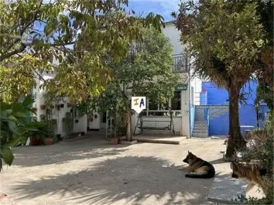 Casa adosada en Rute con piscina y garaje