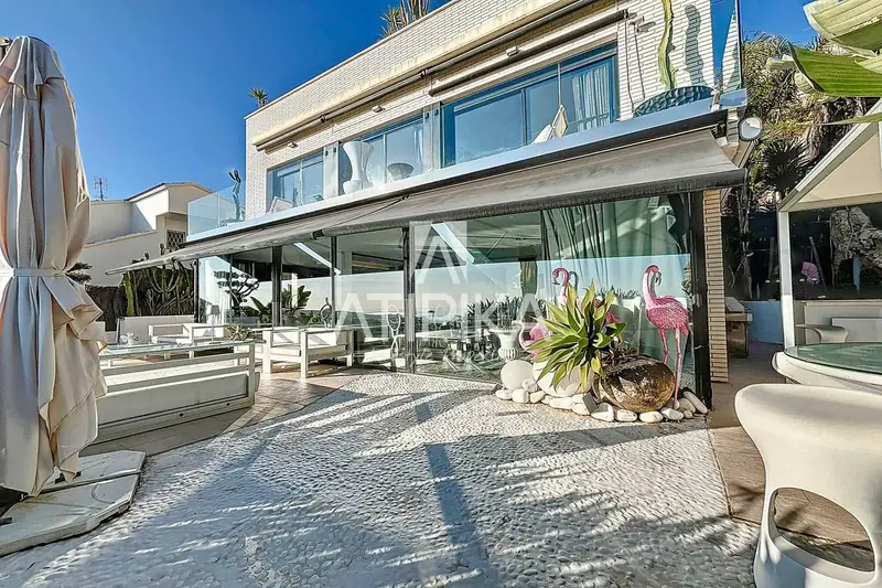 Chalet en Venta Sitges 250m2 Piscina Vistas al Mar Lujo