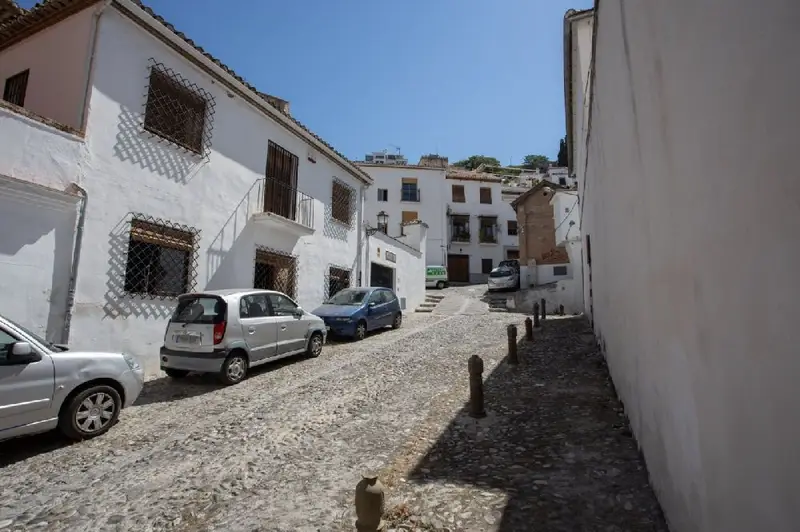 Venta Solar Albaicin Granada 8 Apartamentos Alta Rentabilidad
