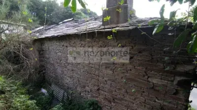 Casa de piedra para restaurar en Muras