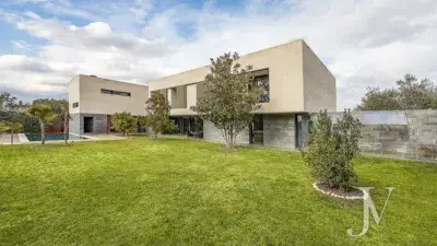 Chalet de Lujo en Venta 9 Dormitorios Piscina y Domótica