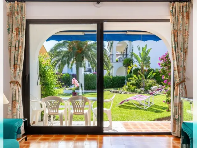 Piso de 2 Dormitorios en venta Benahavís, España