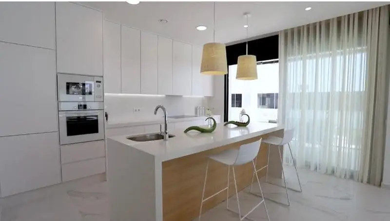 Chalet en Los Alcázares con Vistas al Mar y Piscina Privada