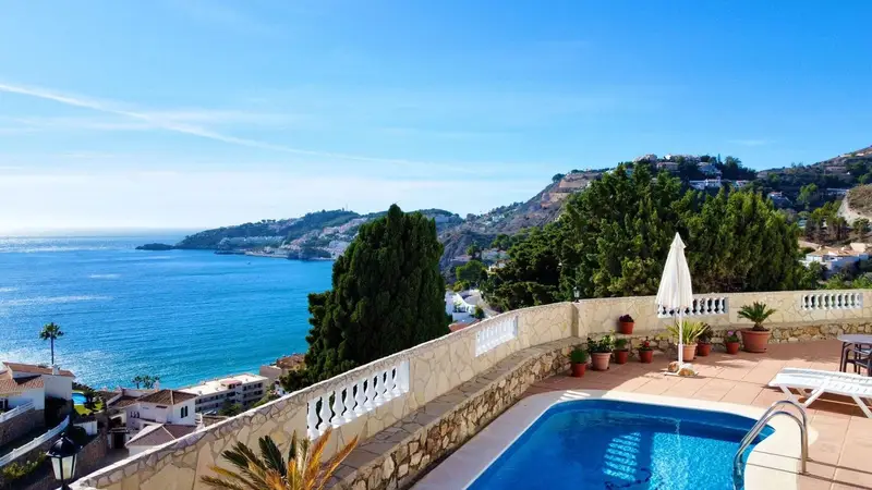 Chalet con Vistas al Puerto Deportivo en Cotobro Almuñécar