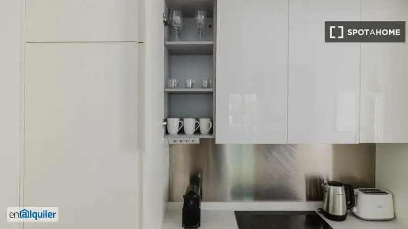 Apartamento 2 Dormitorios en Alquiler Chueca