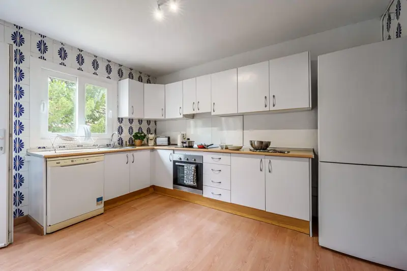 Coliving Málaga: Habitaciones Amuebladas con Facturas Incluidas