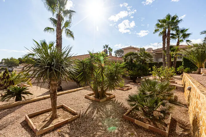 Villa 4 Dormitorios en Venta Villamartin