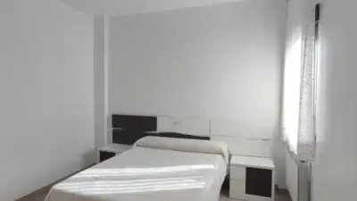Piso en venta en Calle de Tierno Galvan 3 dormitorios 2 baños
