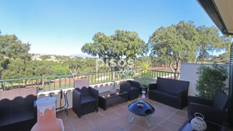 Atico de Lujo en San Roque Club con Vistas al Golf