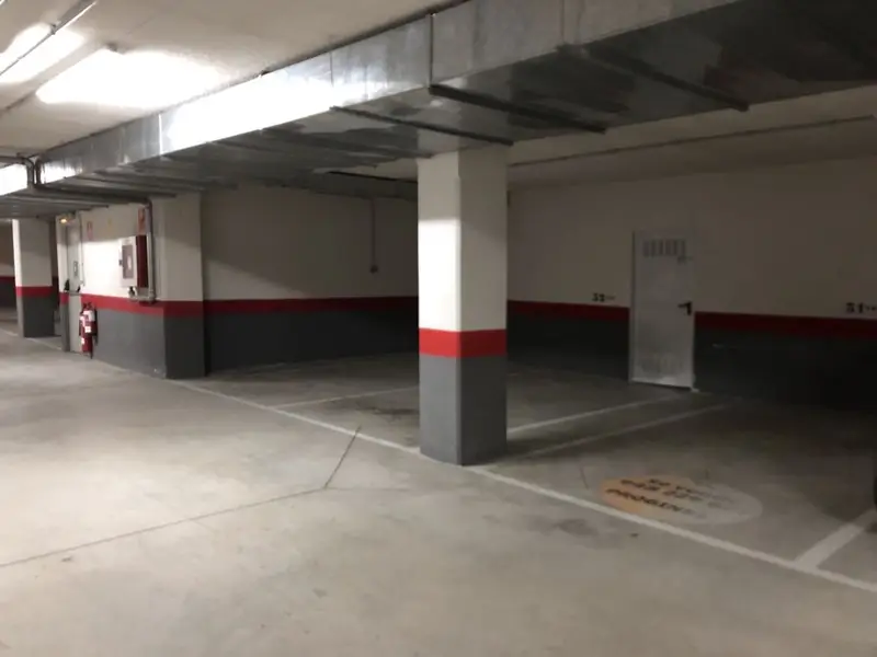 Garaje en venta en Egues Calle Ibia con ascensor y trastero